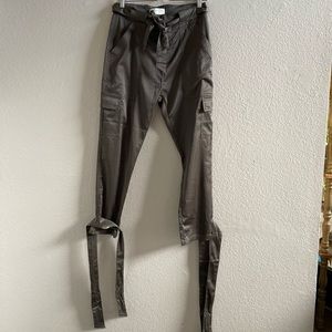 Joke satin Erlette tie ankle cargo pants size 6